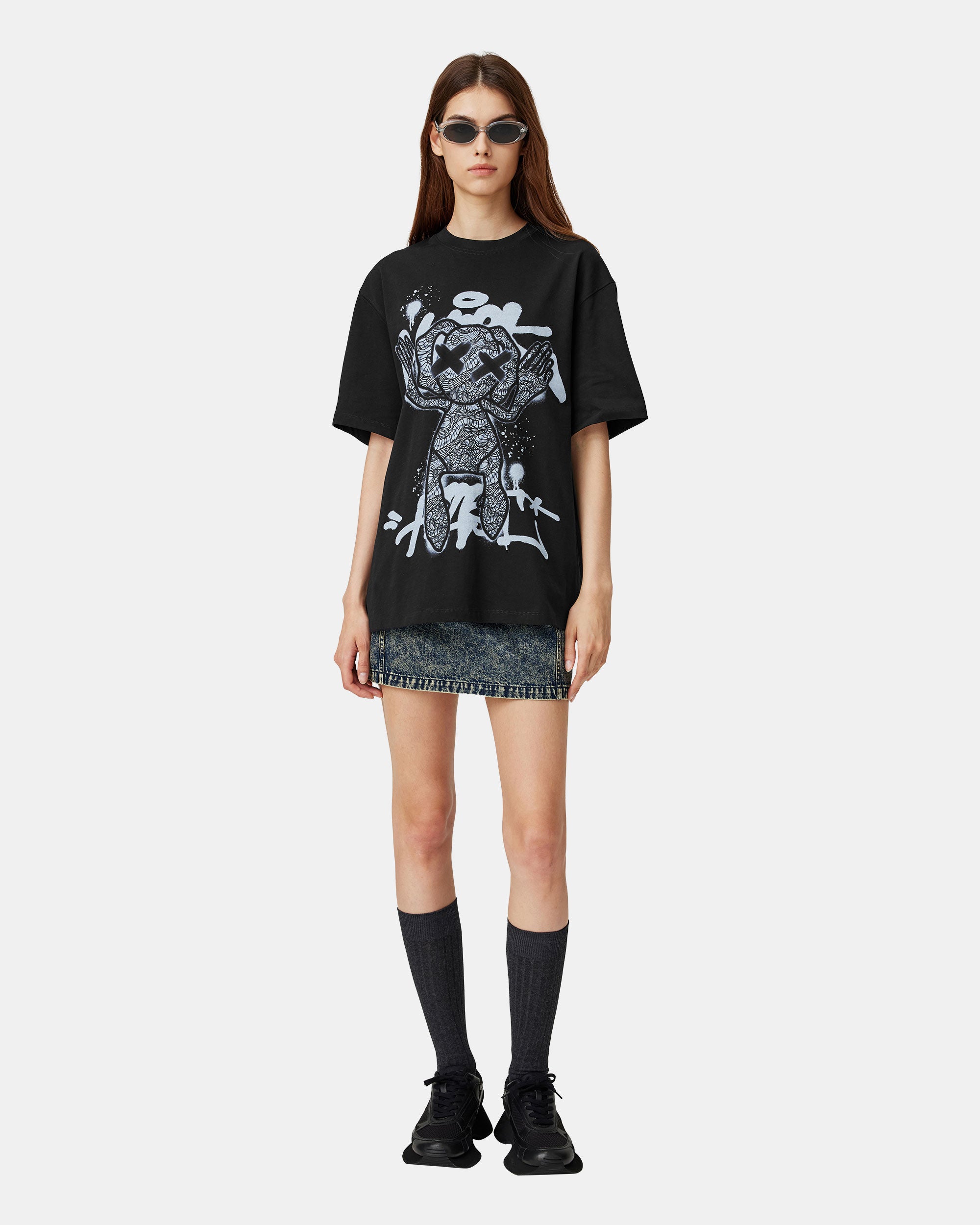 Unisex Threaded Small Round Neck Abstract Monster Print Loose Cotton Tee