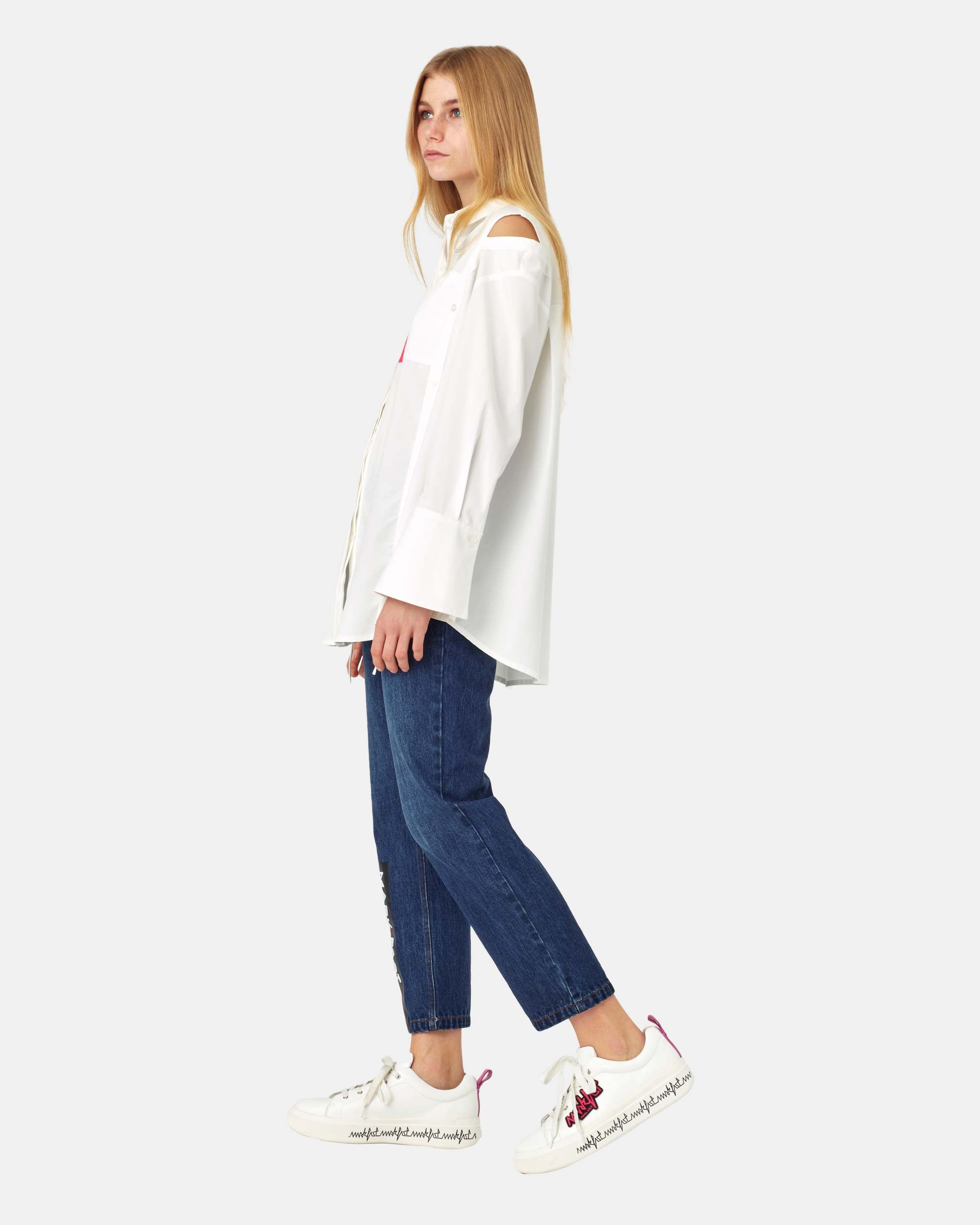 Women's Straight Fit Embroidered Washed Denim Jeans