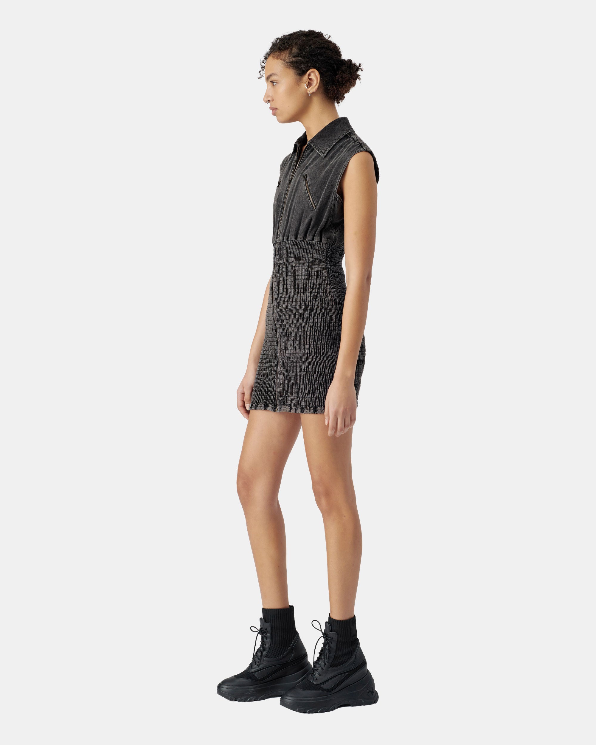 Women's Black Sleeveless Denim Dress