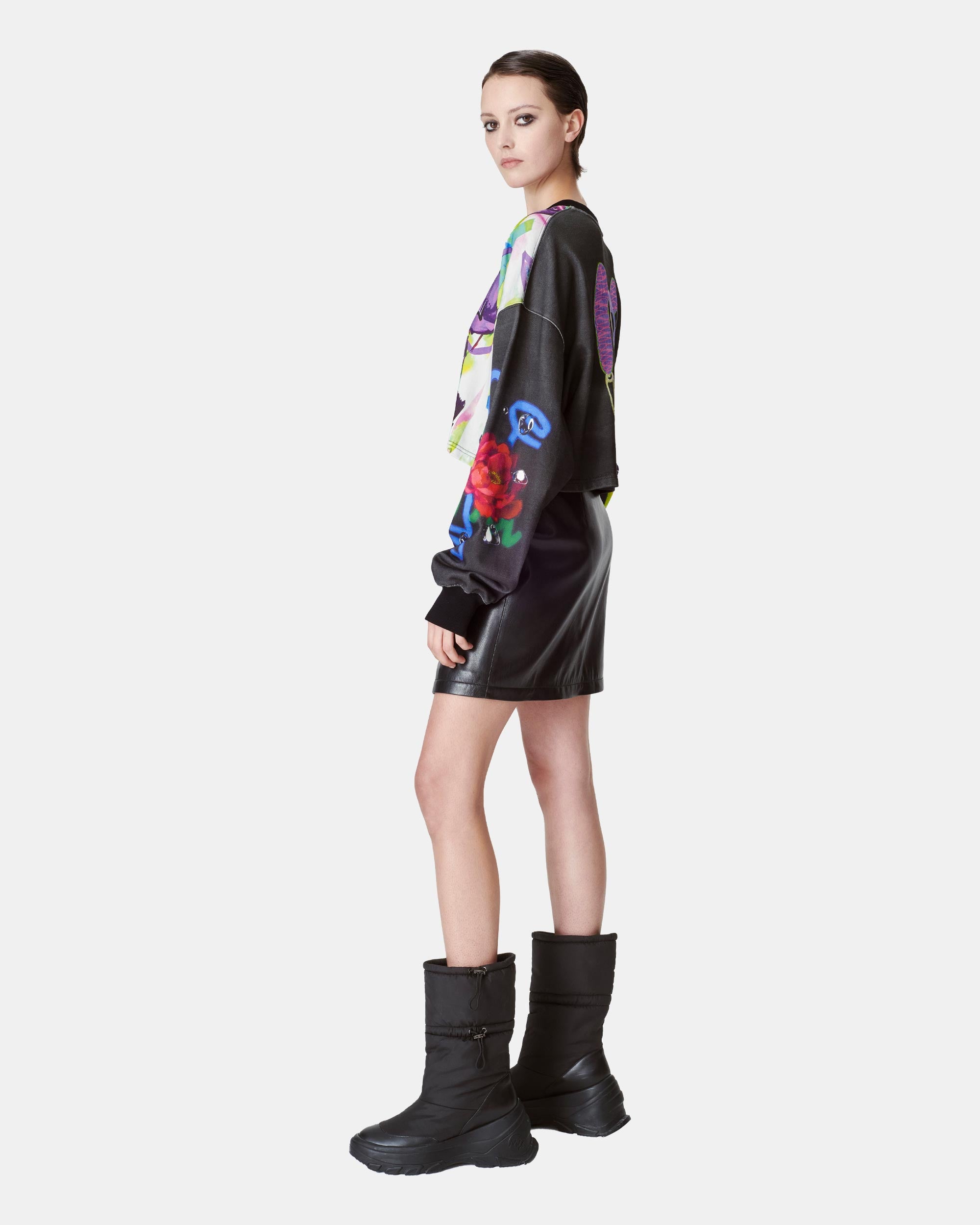 Women's Graffiti Floral Print Ultra Cropped Artistic Sweatshirt